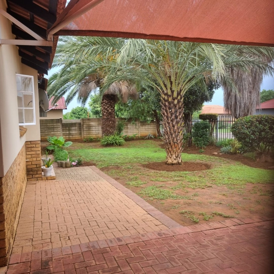  Bedroom Property for Sale in Mooinooi North West